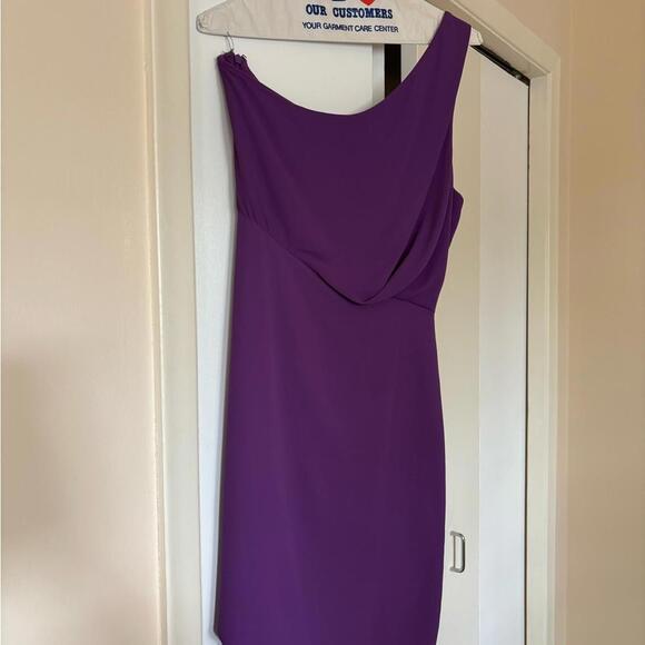 Elegant Purple Sleeveless Dress - Flowy & Stylish - Picture 4 of 5